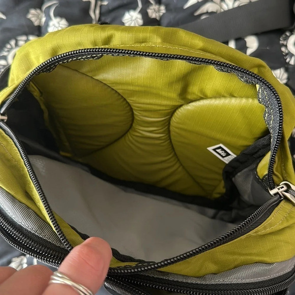 REI Waist Pack - Picture 2 of 5
